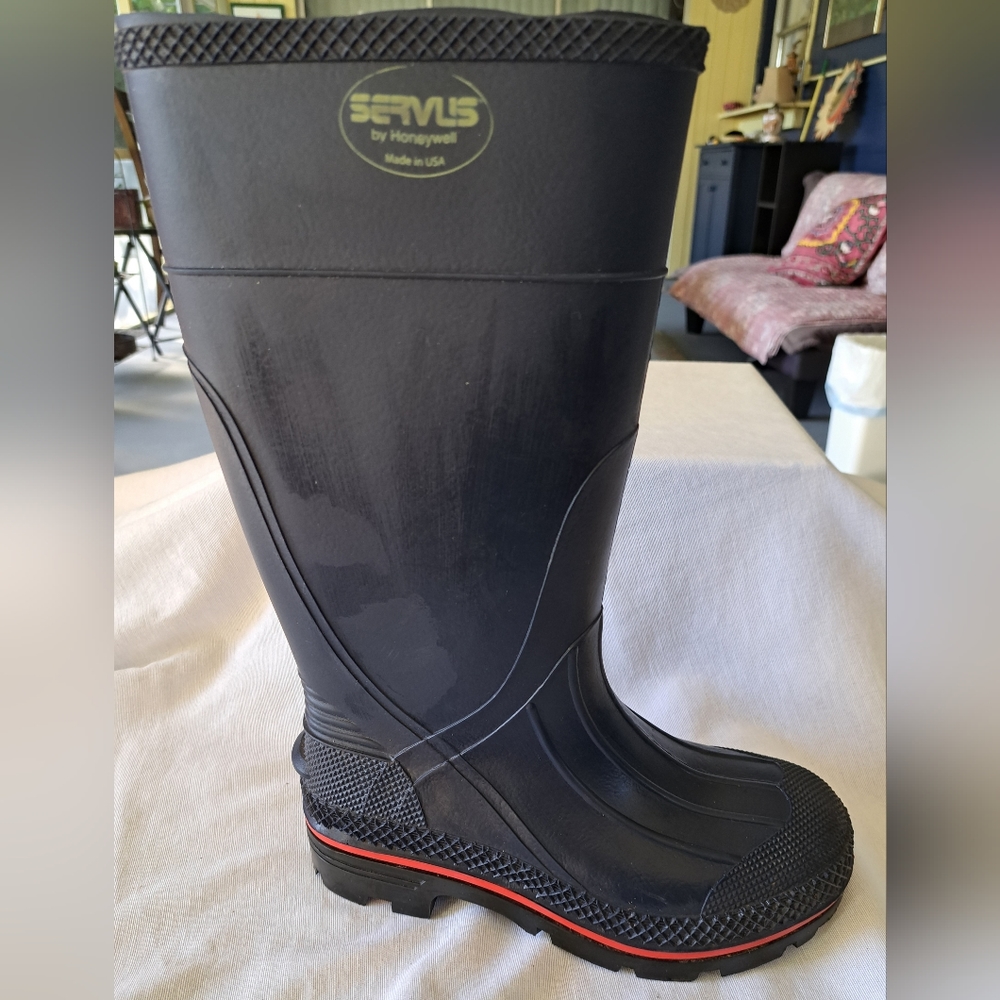 Servuse made in USA heavy duty rain boots women's size 5